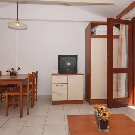 Rubin Apartment *